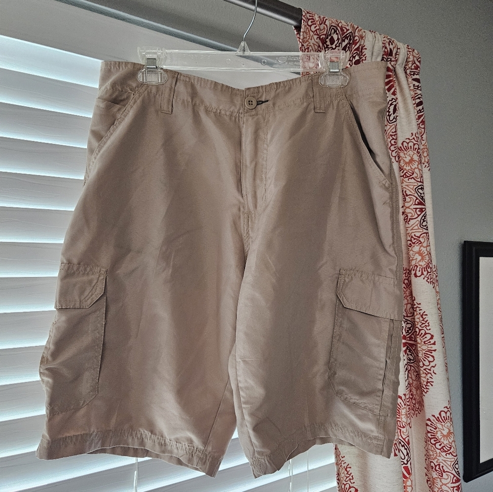 Men's Tan Cargo Shorts